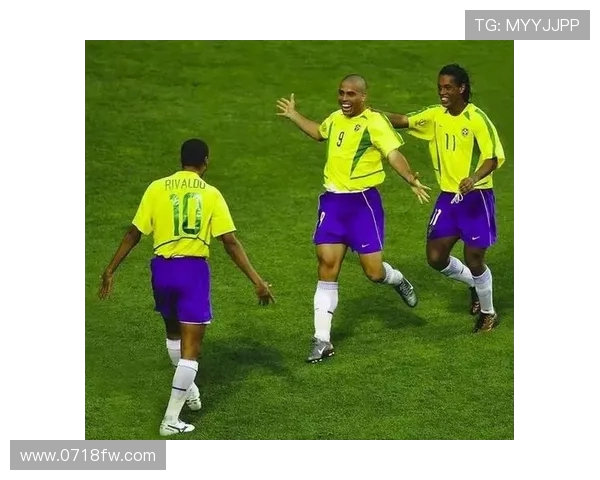 罗纳尔迪尼奥的足球传奇与全球影响力：技术、创意与精神的完美结合