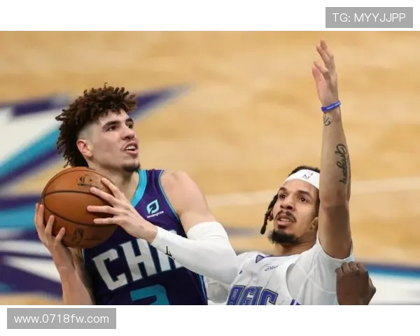 勇士与黄蜂激战正酣直播吧全程为您呈现精彩赛事瞬间